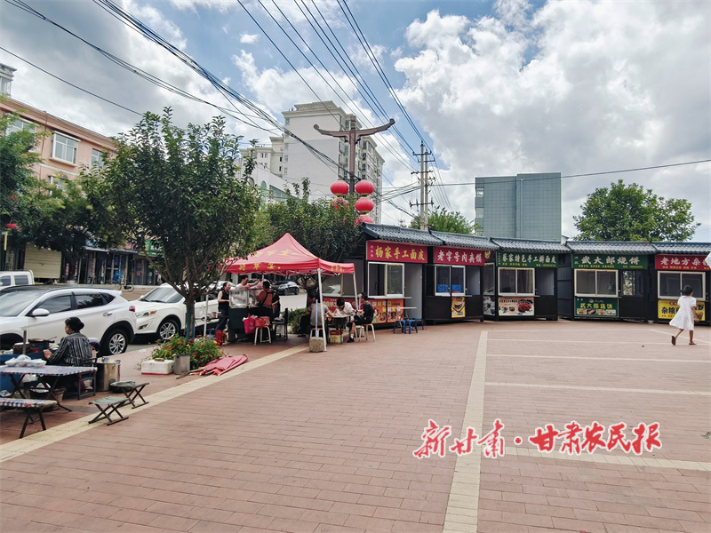 干凈整潔的早餐小吃攤位.jpg